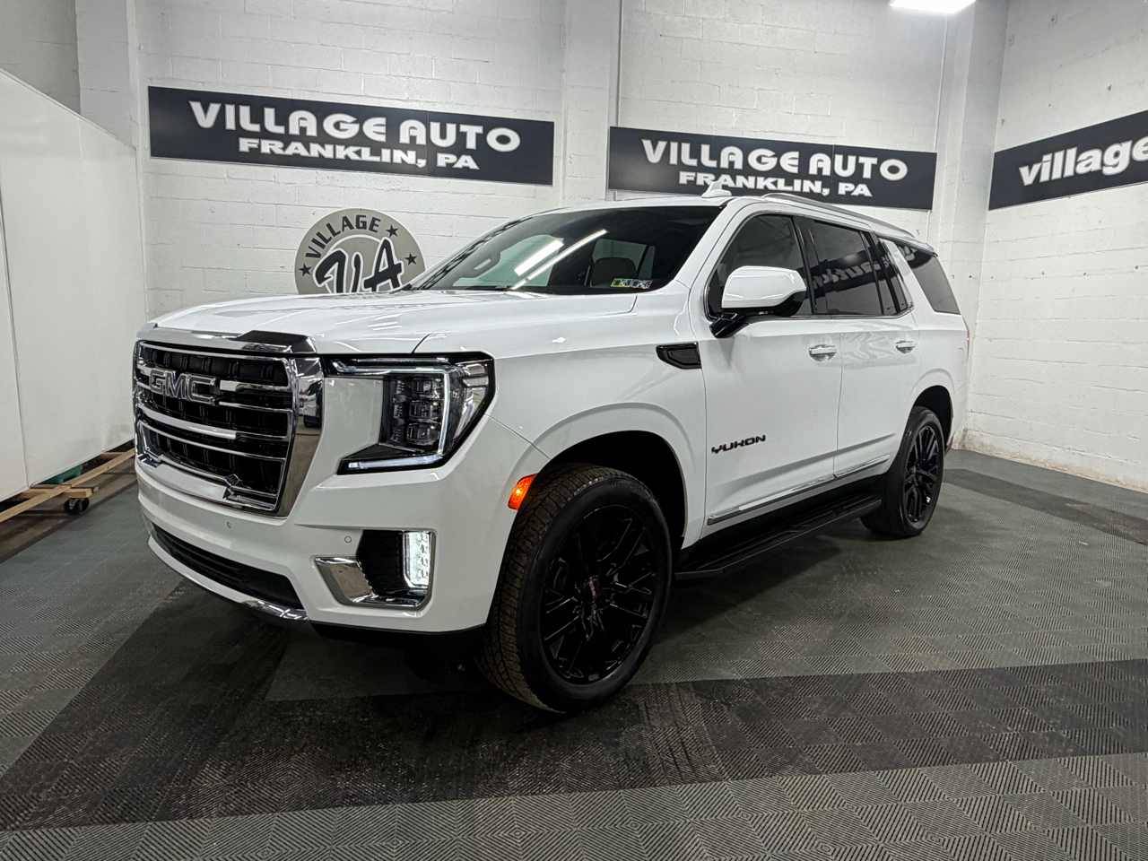 GMC Yukon SLT 4WD 2023