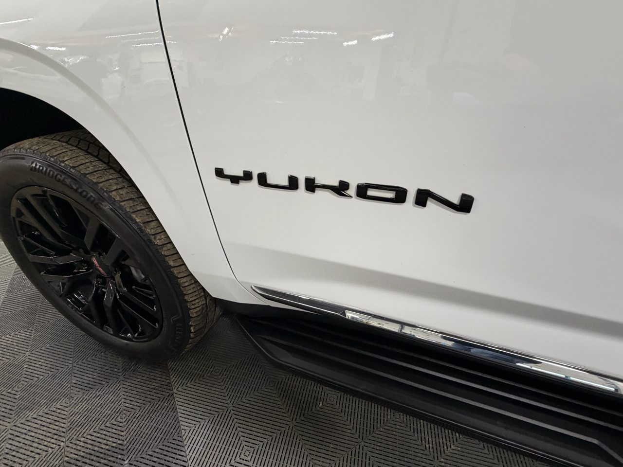 GMC Yukon SLT 4WD 2023