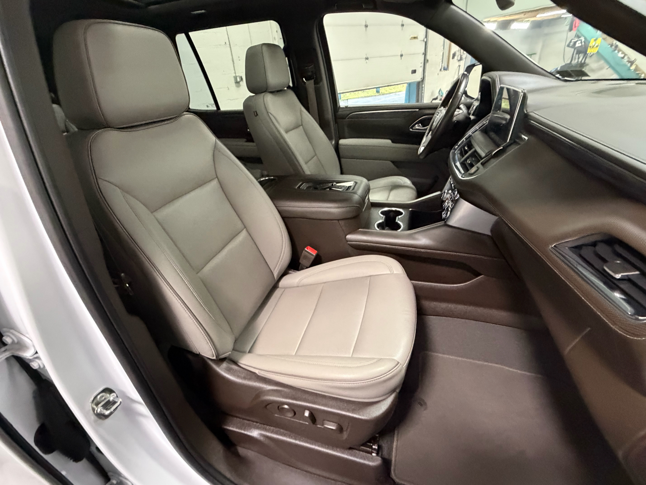 GMC Yukon SLT 4WD 2023