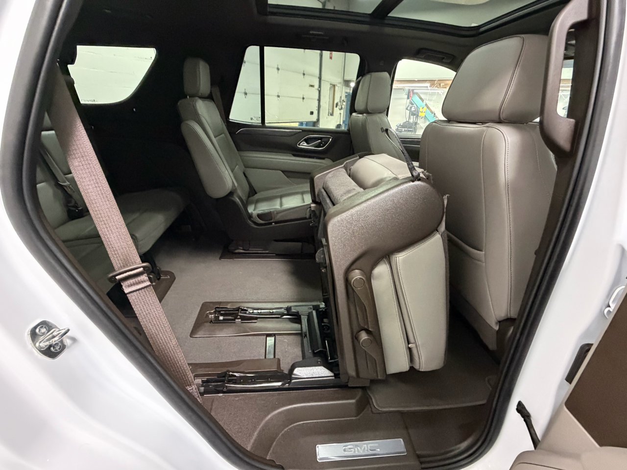 GMC Yukon SLT 4WD 2023