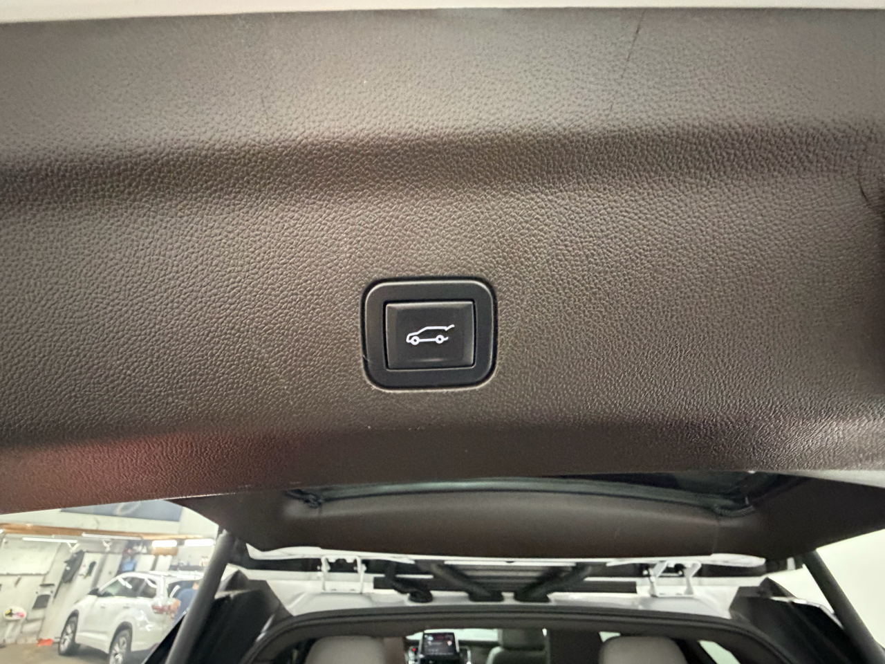 GMC Yukon SLT 4WD 2023