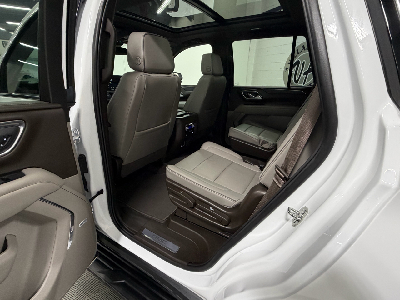 GMC Yukon SLT 4WD 2023