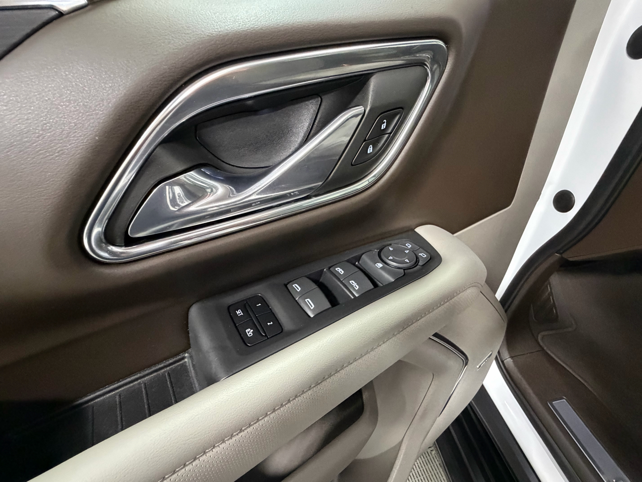 GMC Yukon SLT 4WD 2023