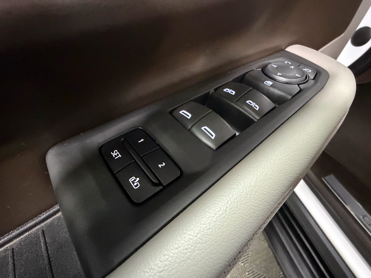 GMC Yukon SLT 4WD 2023