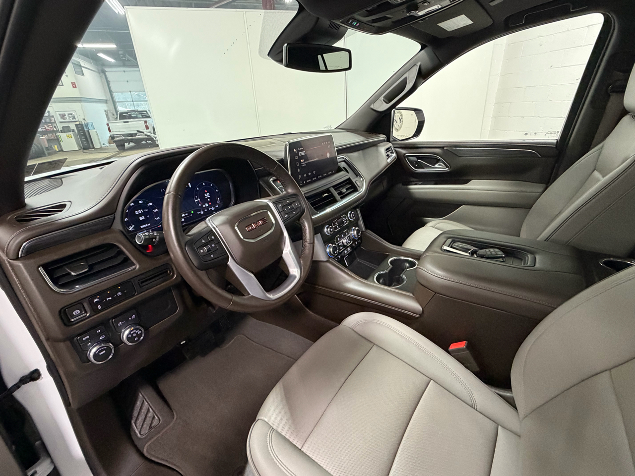 GMC Yukon SLT 4WD 2023