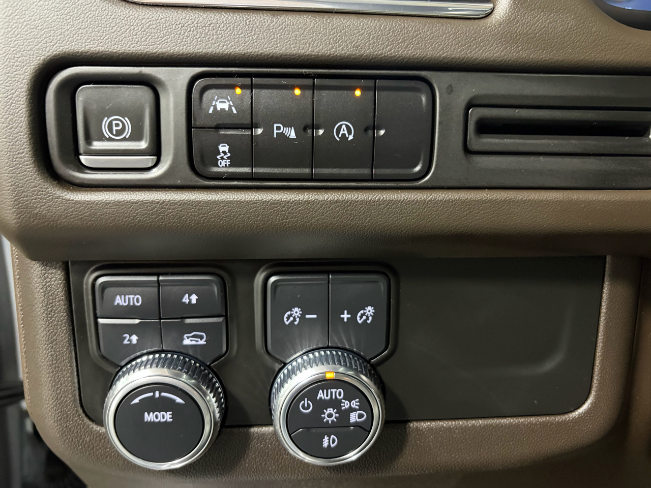 GMC Yukon SLT 4WD 2023