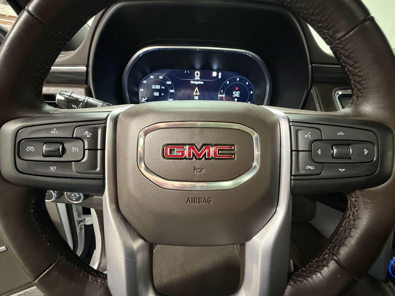 GMC Yukon SLT 4WD 2023