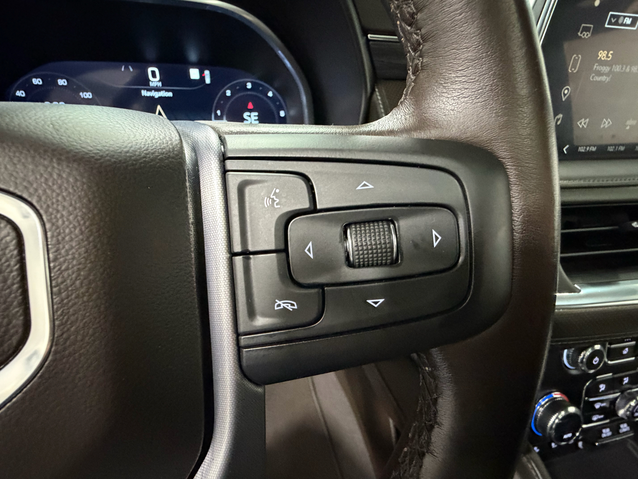 GMC Yukon SLT 4WD 2023