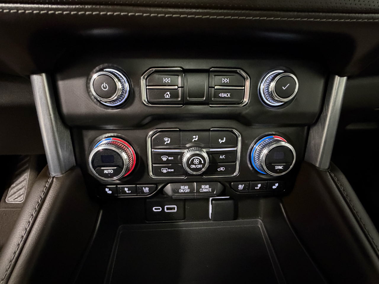 GMC Yukon SLT 4WD 2023