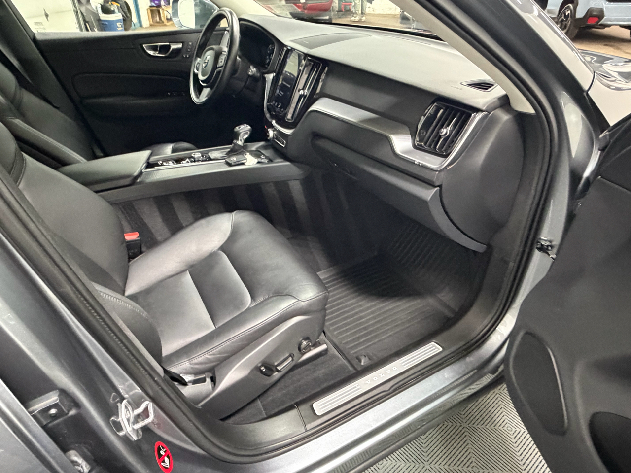 Volvo XC60 T5 Momentum AWD 2019