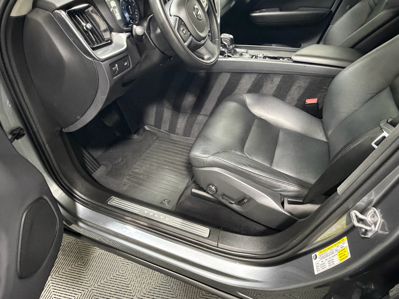 Volvo XC60 T5 Momentum AWD 2019