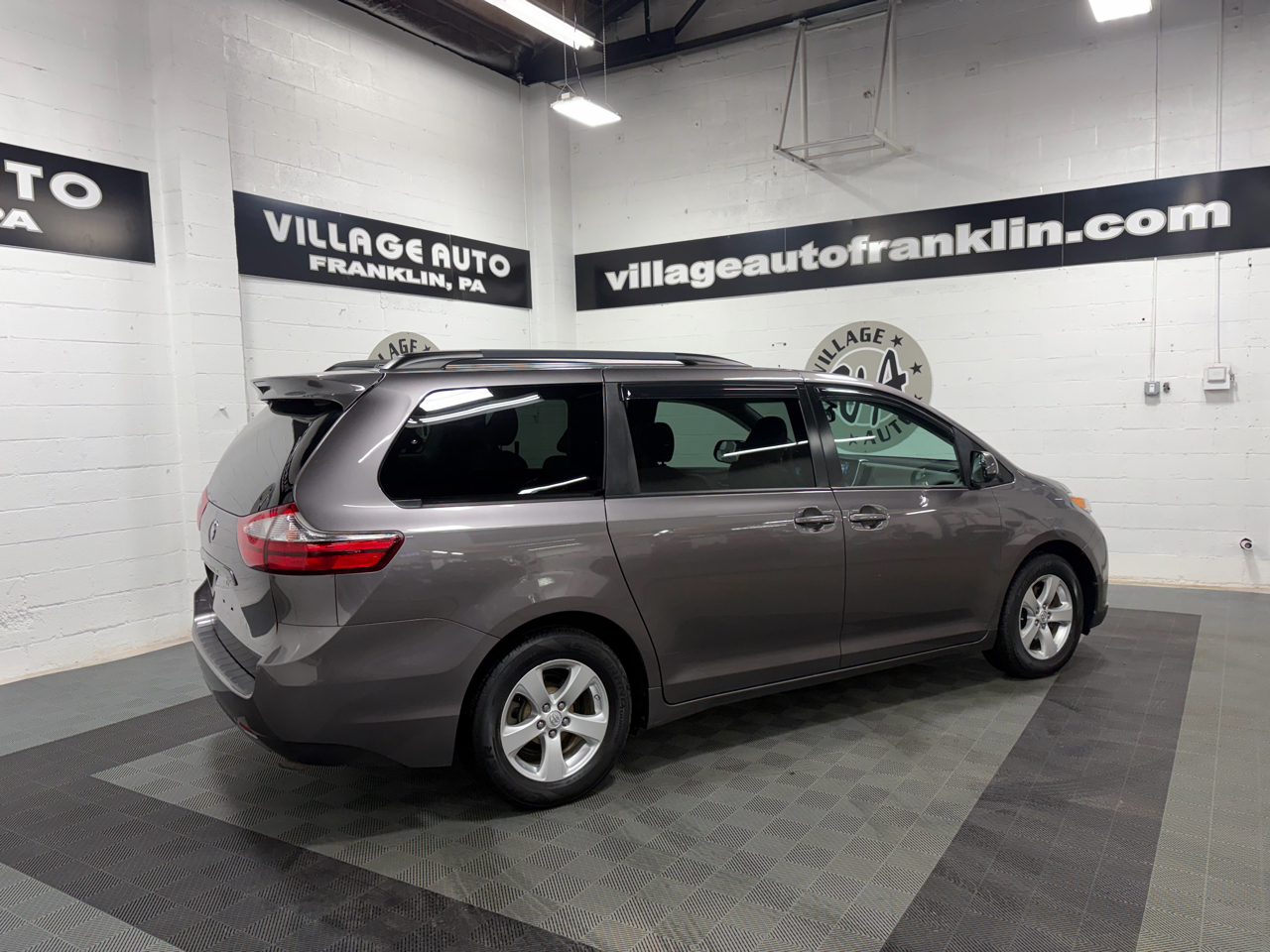 Toyota Sienna LE FWD 8-Passenger V6 2016