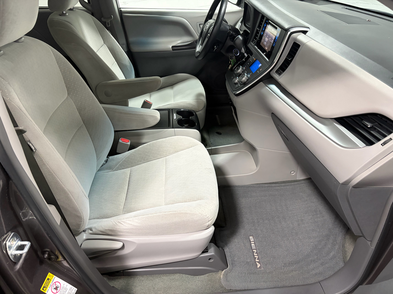 Toyota Sienna LE FWD 8-Passenger V6 2016