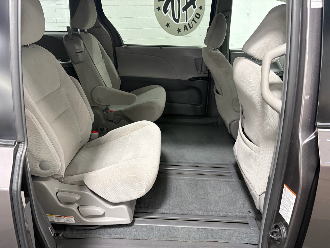 Toyota Sienna LE FWD 8-Passenger V6 2016