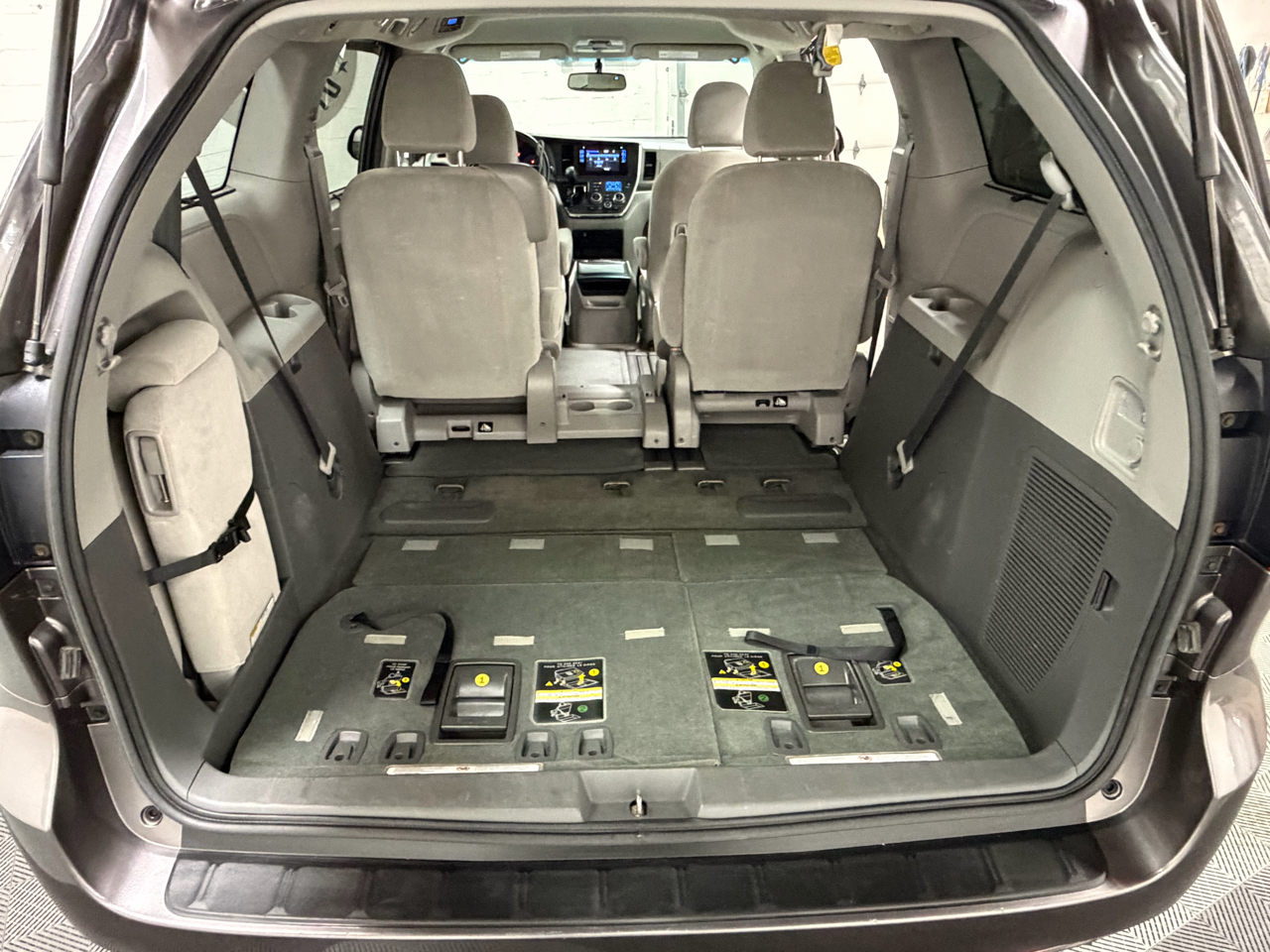 Toyota Sienna LE FWD 8-Passenger V6 2016
