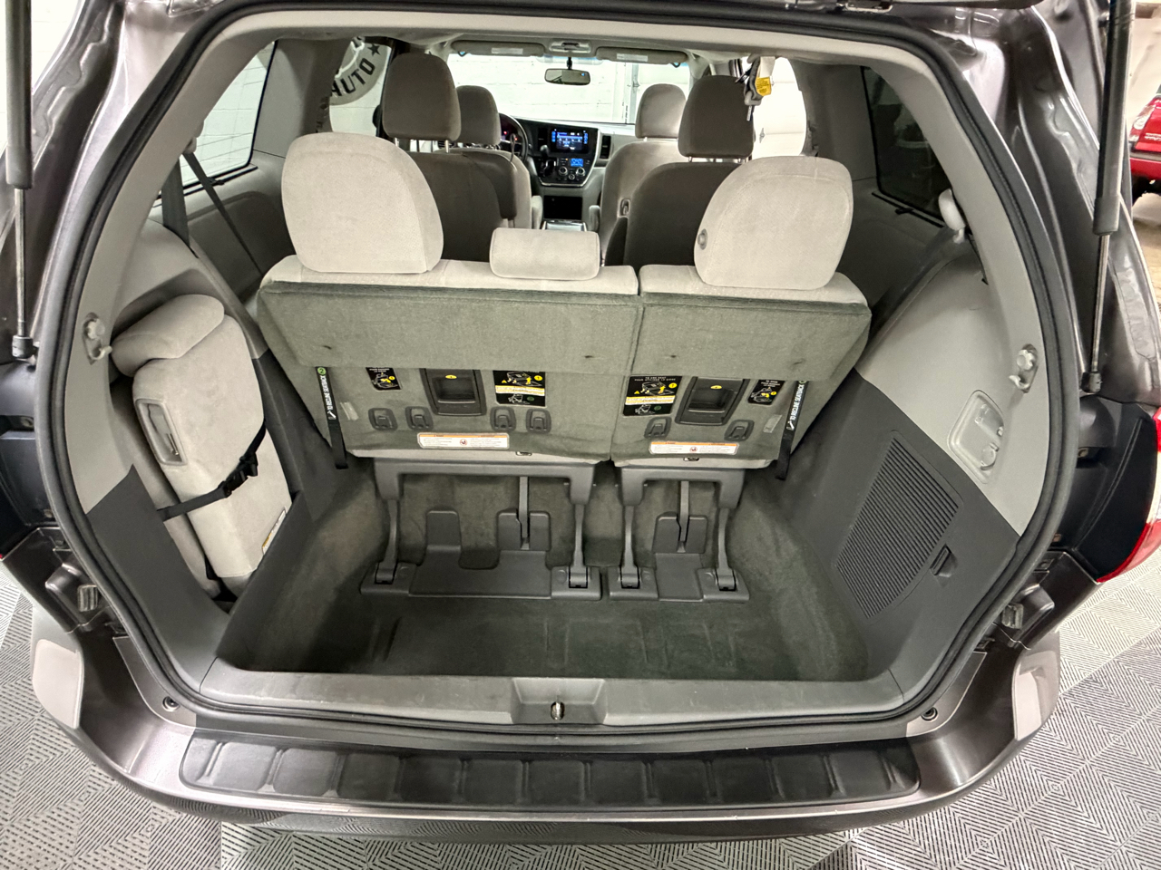 Toyota Sienna LE FWD 8-Passenger V6 2016