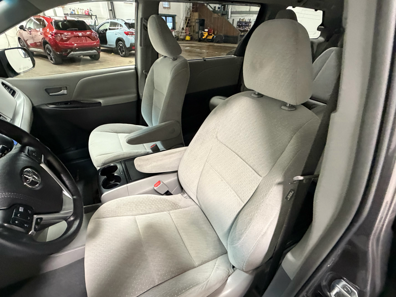 Toyota Sienna LE FWD 8-Passenger V6 2016