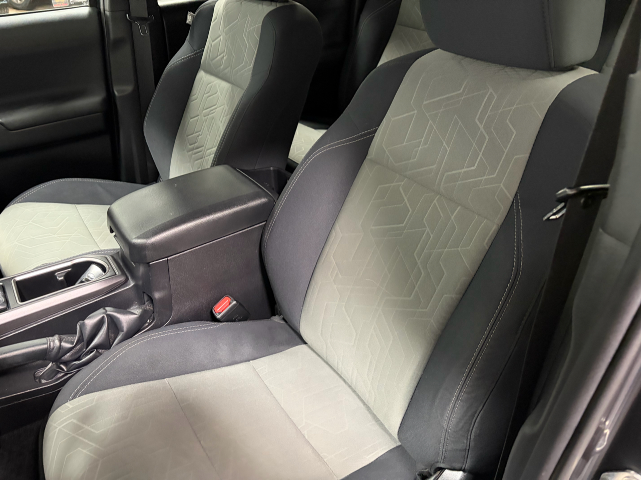 Toyota Tacoma 4WD Double Cab V6 AT TRD Off Road (Natl) 2021