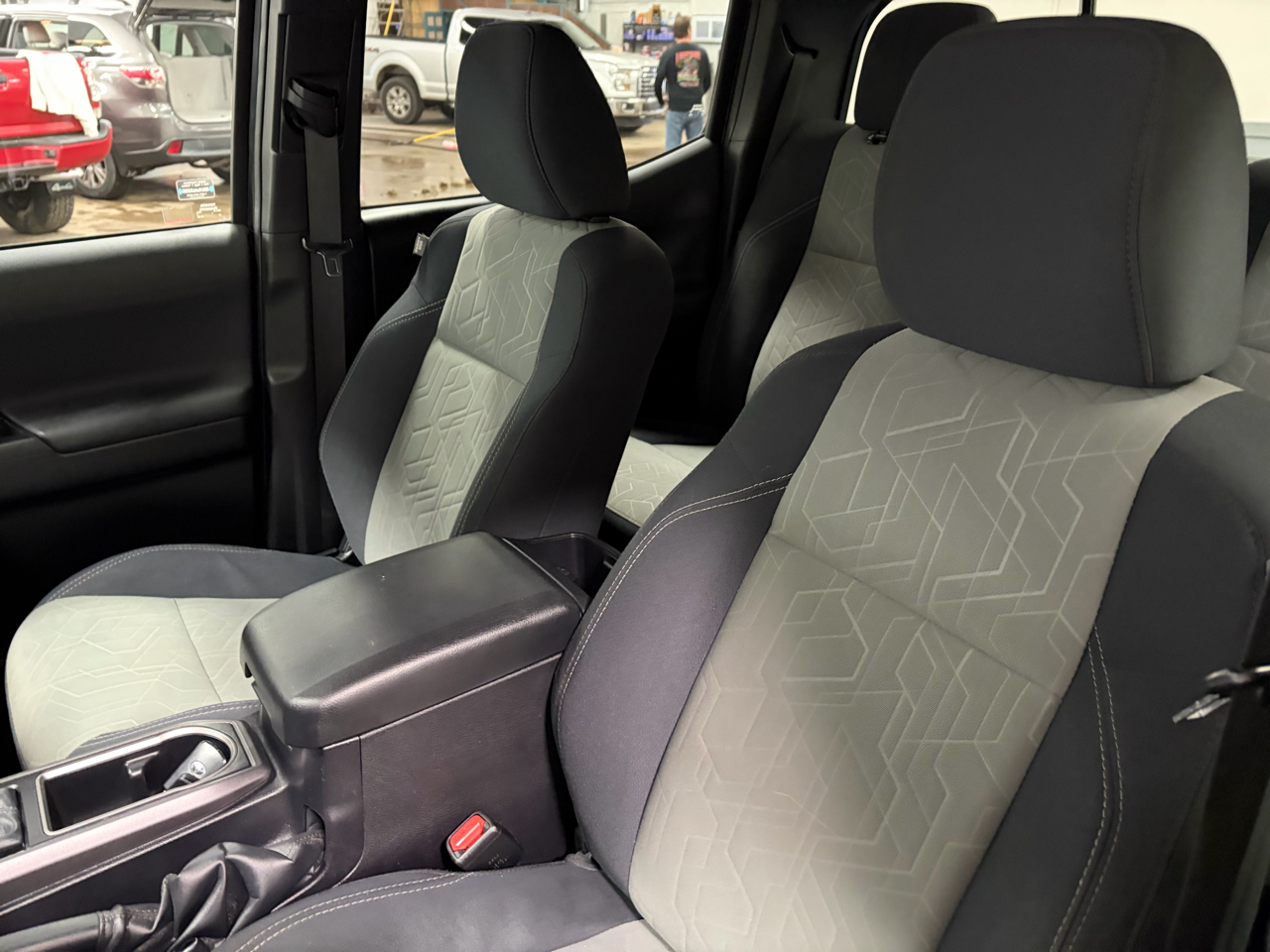 Toyota Tacoma 4WD Double Cab V6 AT TRD Off Road (Natl) 2021