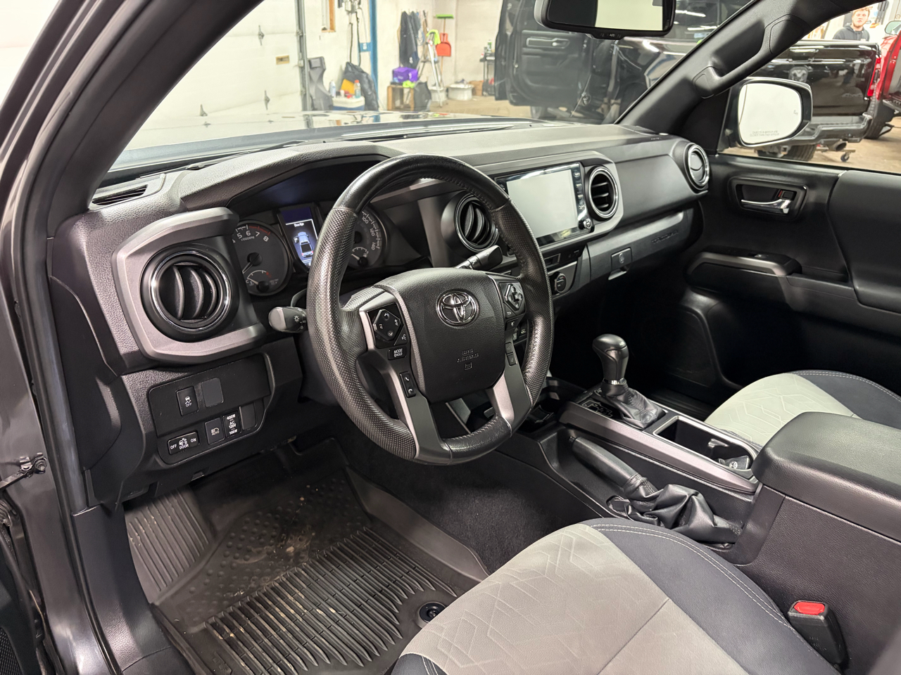 Toyota Tacoma 4WD Double Cab V6 AT TRD Off Road (Natl) 2021