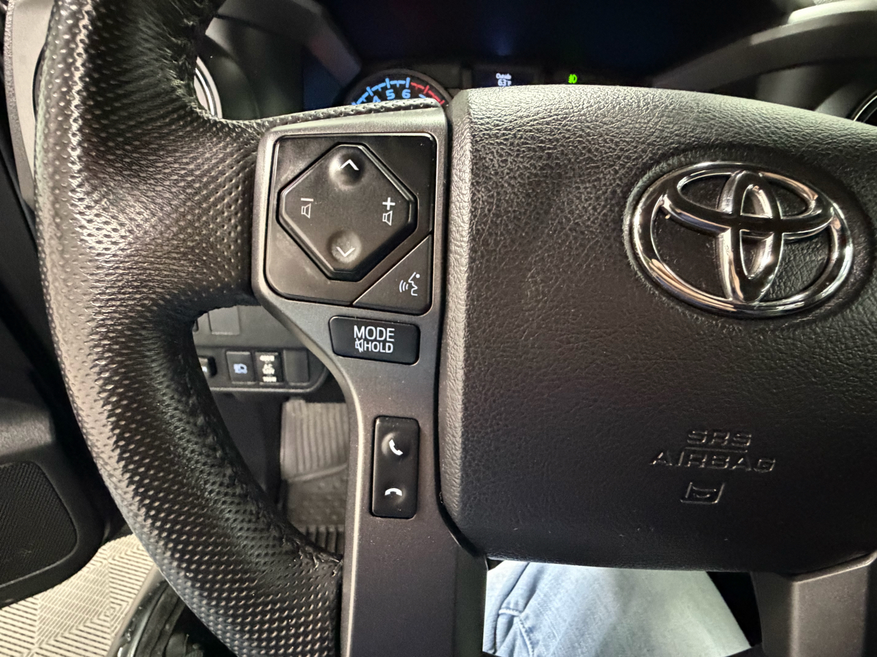 Toyota Tacoma 4WD Double Cab V6 AT TRD Off Road (Natl) 2021