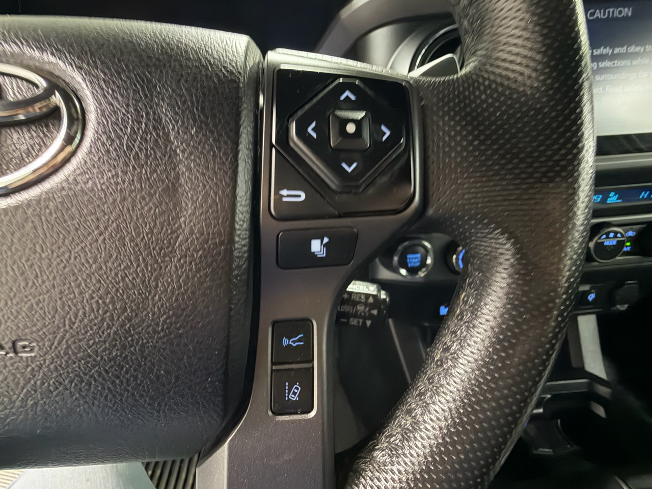 Toyota Tacoma 4WD Double Cab V6 AT TRD Off Road (Natl) 2021