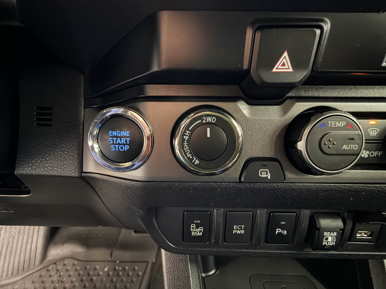 Toyota Tacoma 4WD Double Cab V6 AT TRD Off Road (Natl) 2021