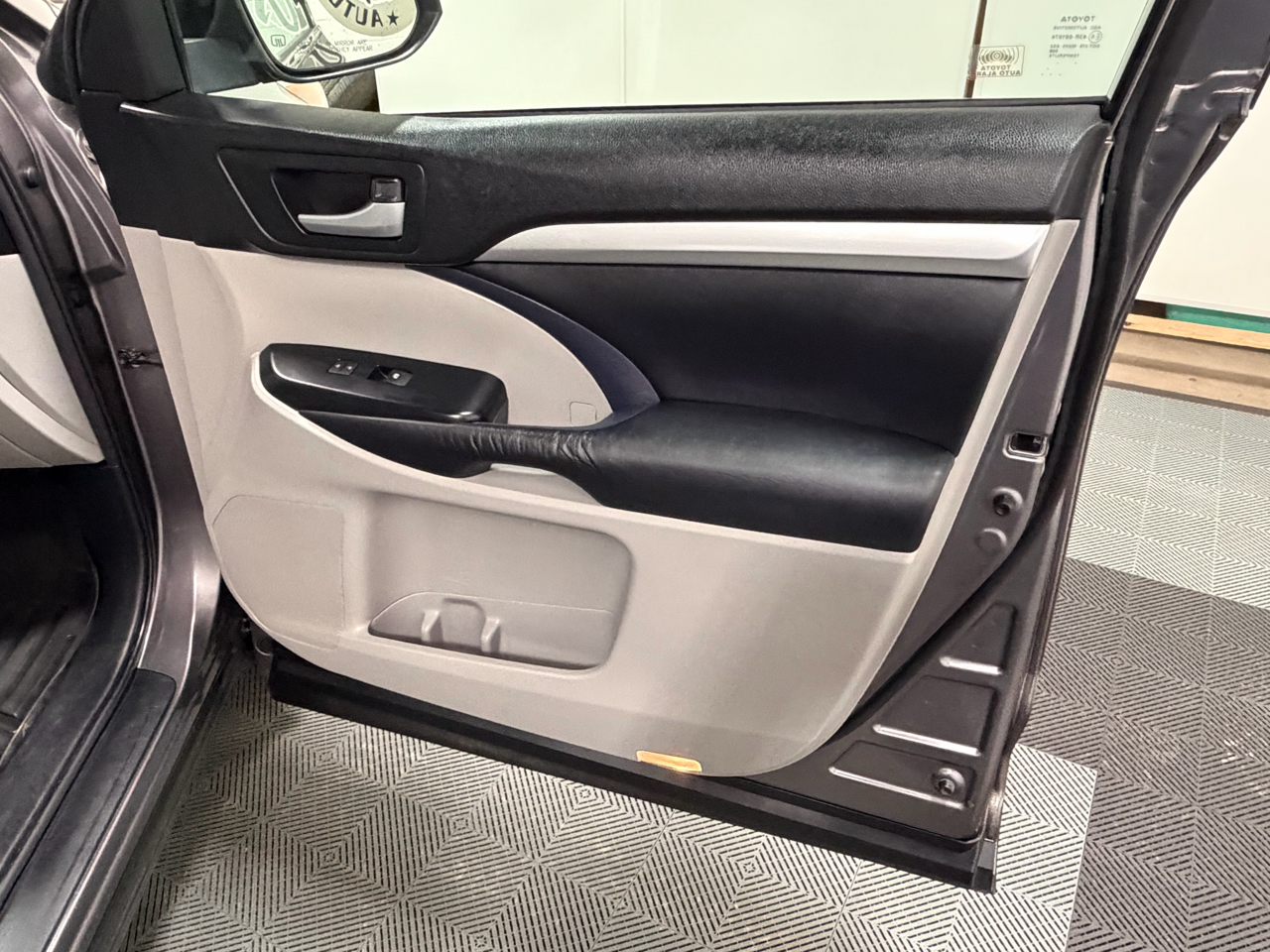 Toyota Highlander XLE AWD V6 2015