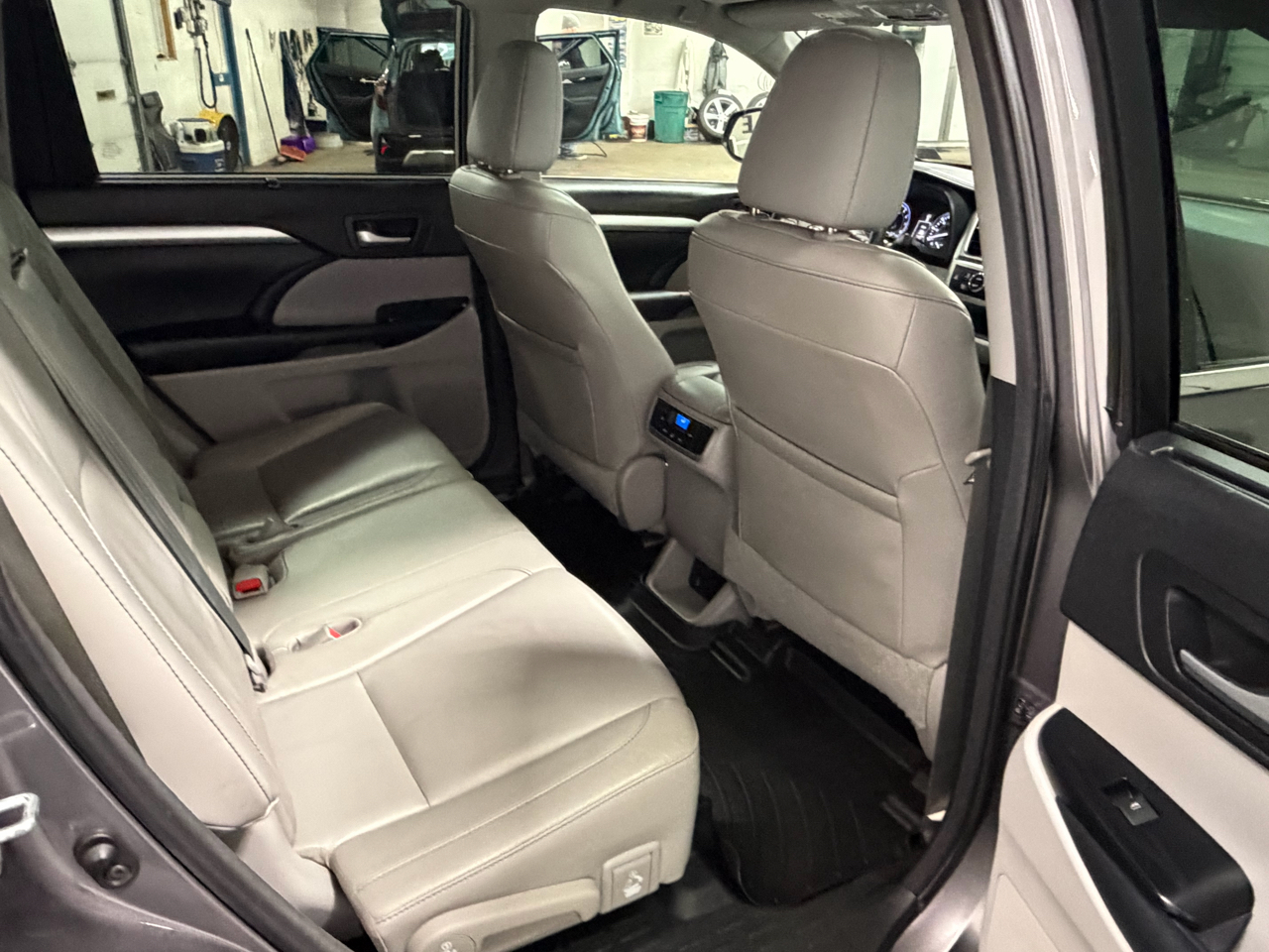 Toyota Highlander XLE AWD V6 2015