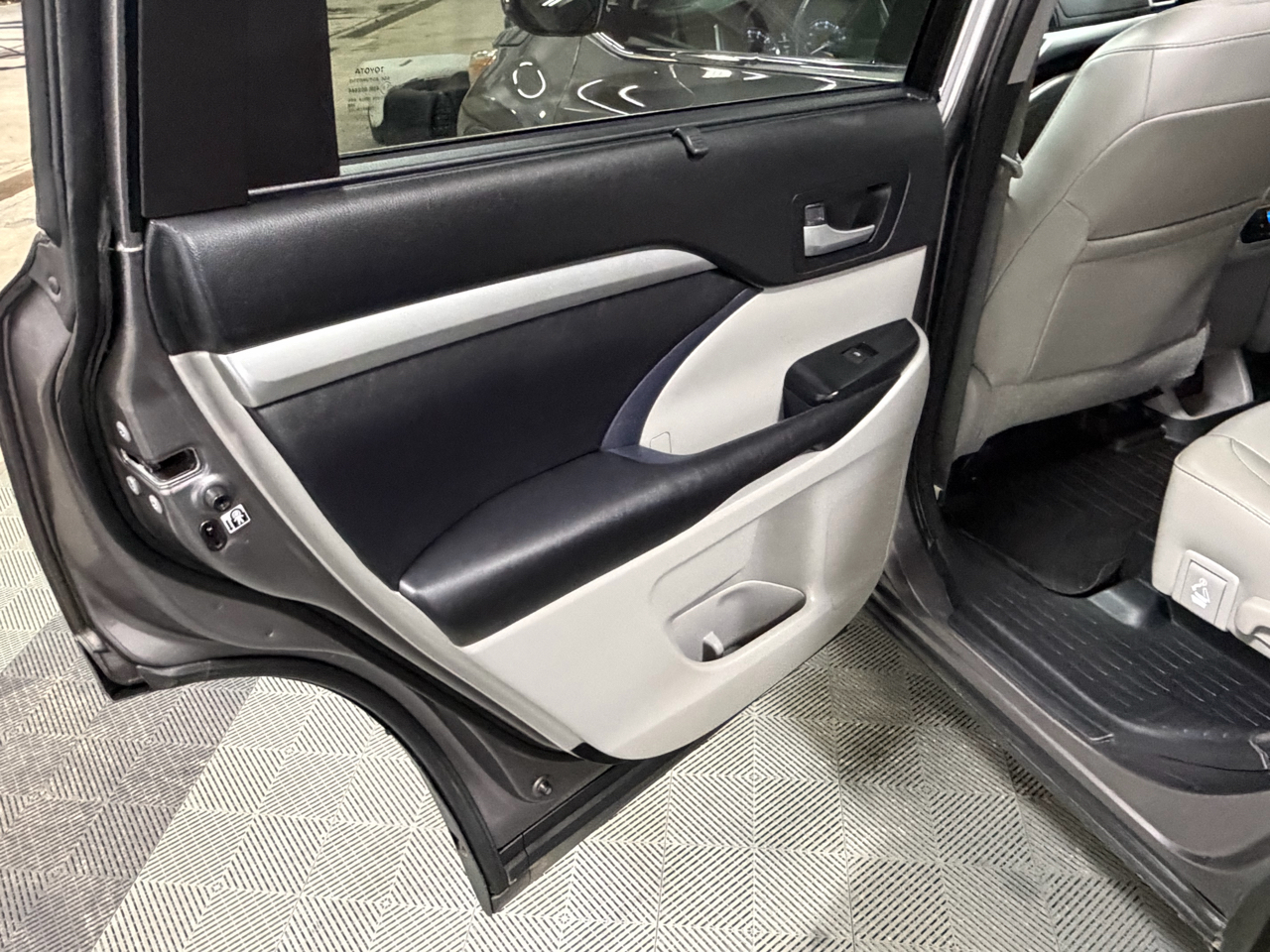 Toyota Highlander XLE AWD V6 2015