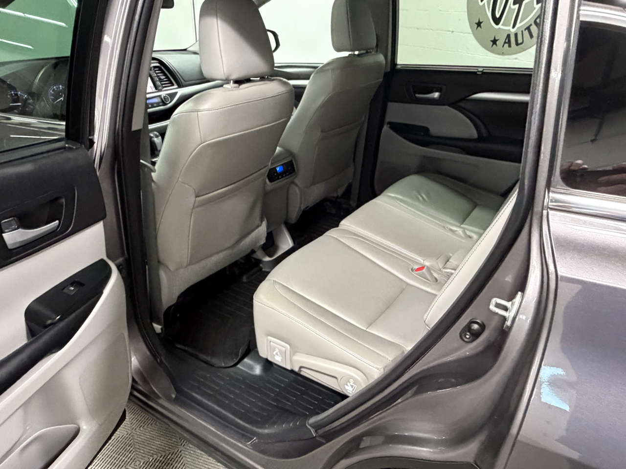 Toyota Highlander XLE AWD V6 2015