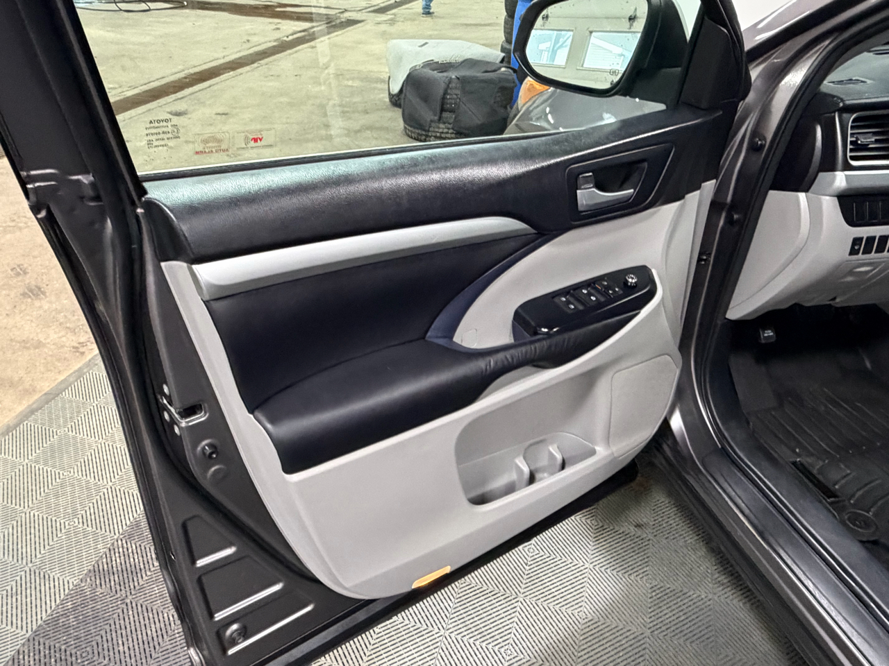 Toyota Highlander XLE AWD V6 2015