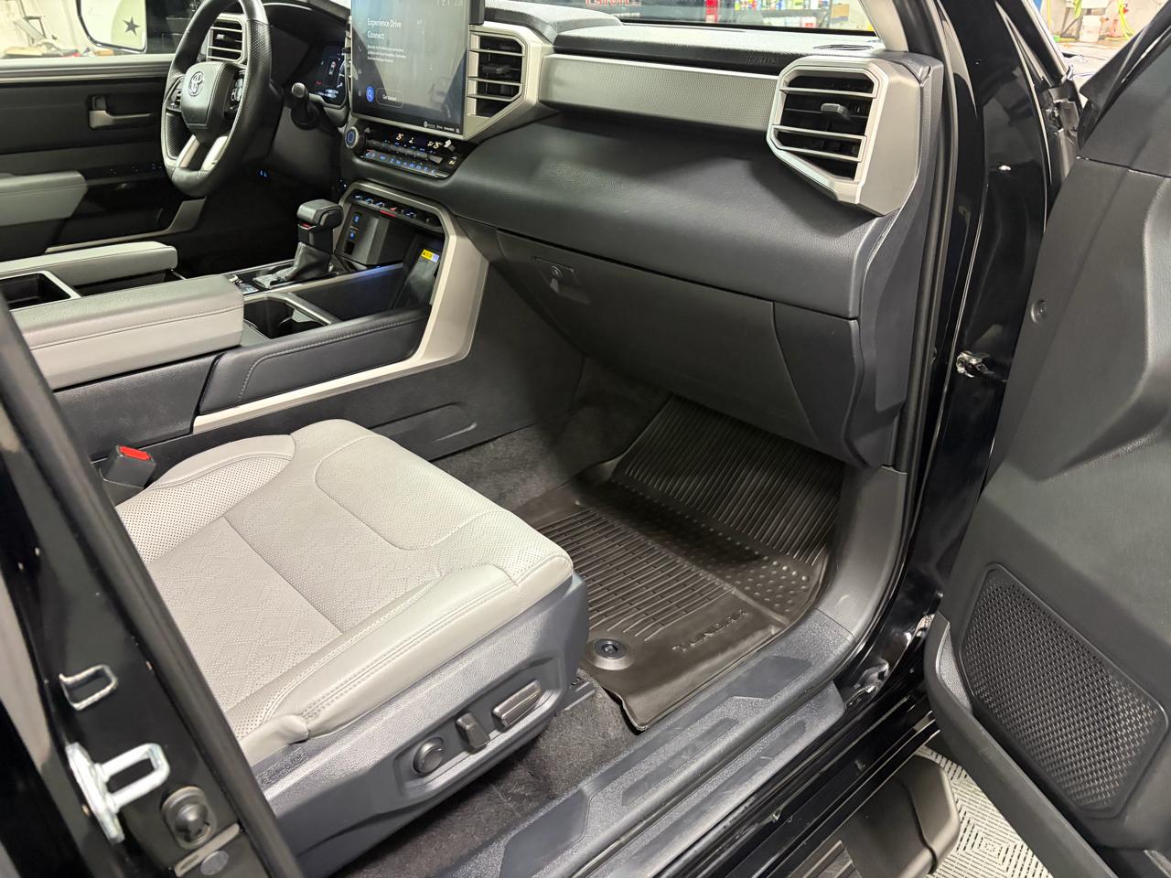 Toyota Tundra Limited CrewMax 4WD 2024