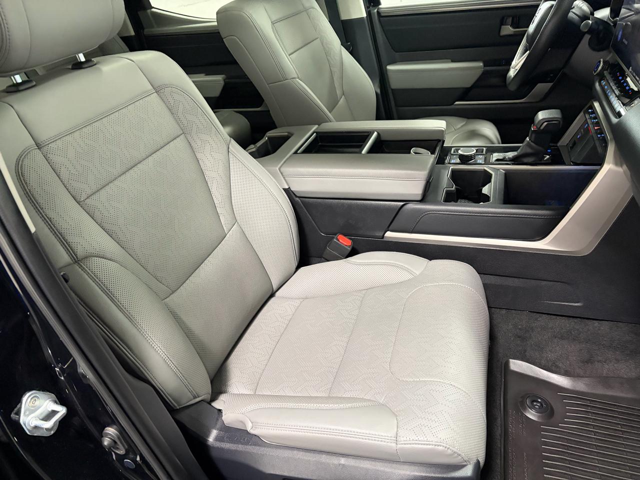 Toyota Tundra Limited CrewMax 4WD 2024