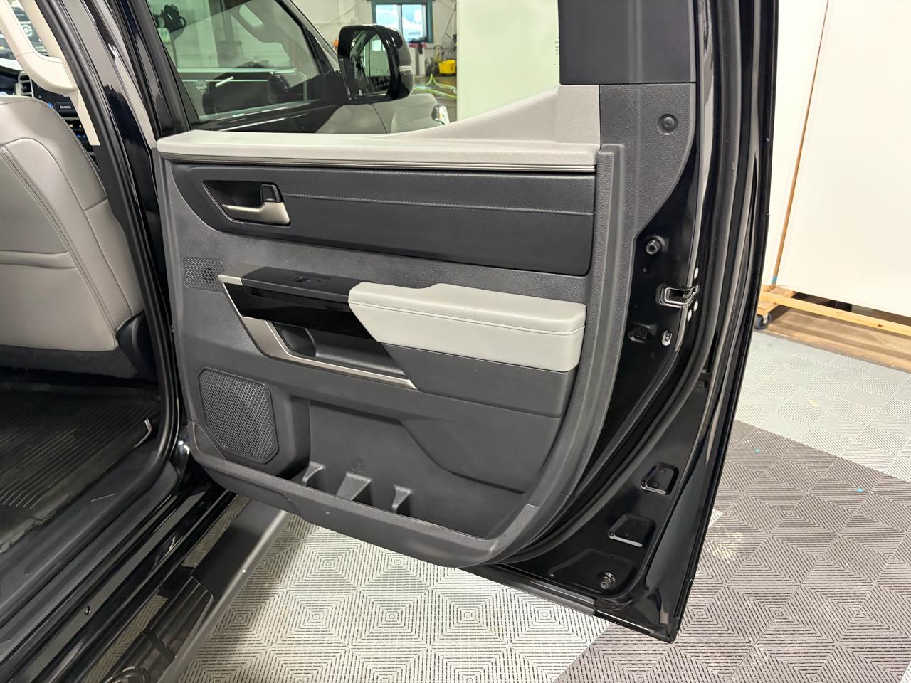 Toyota Tundra Limited CrewMax 4WD 2024