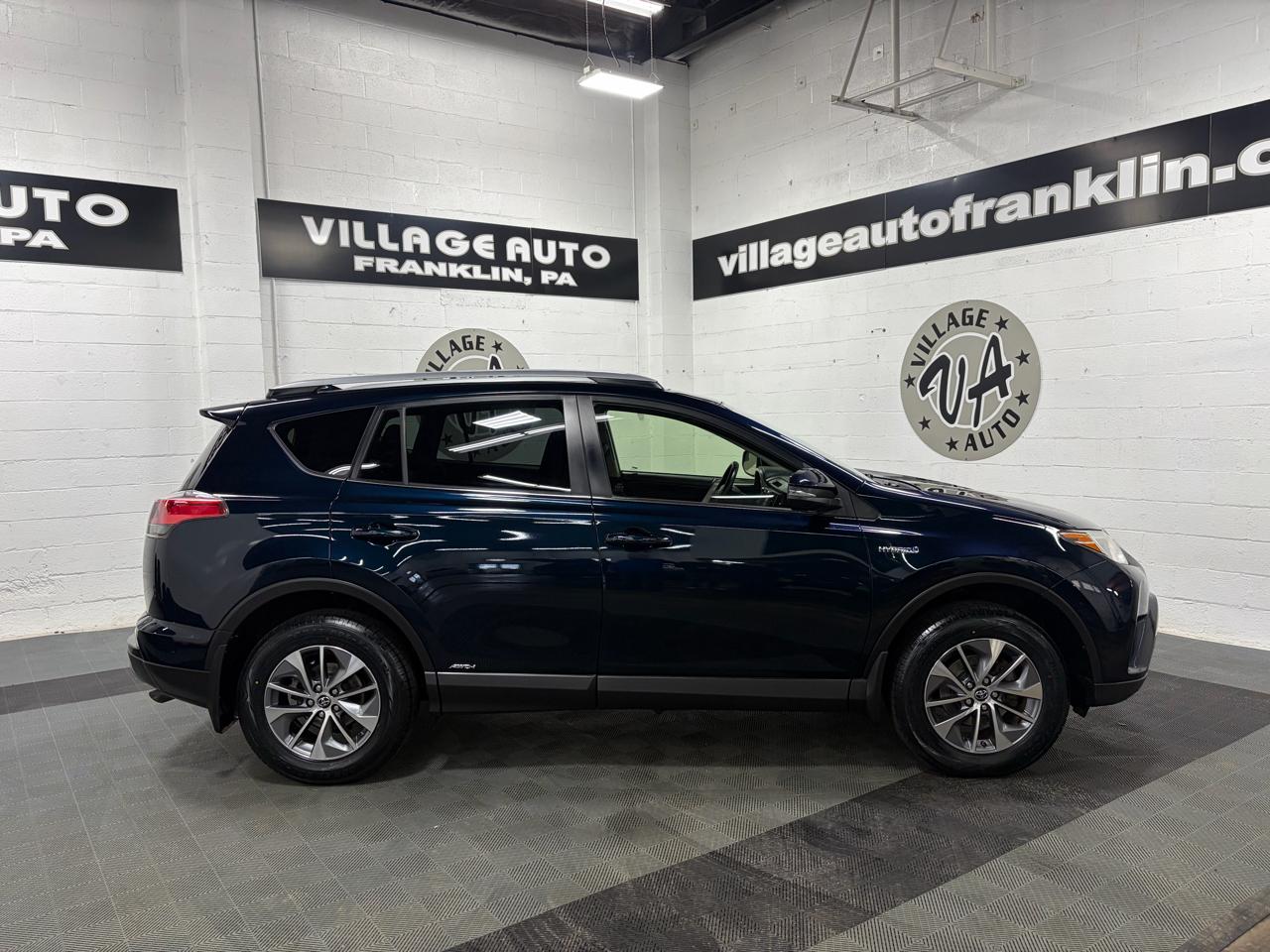 Toyota RAV4 Hybrid XLE 2017