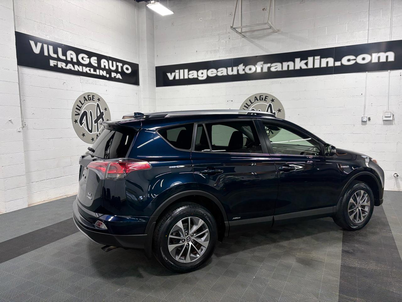 Toyota RAV4 Hybrid XLE 2017