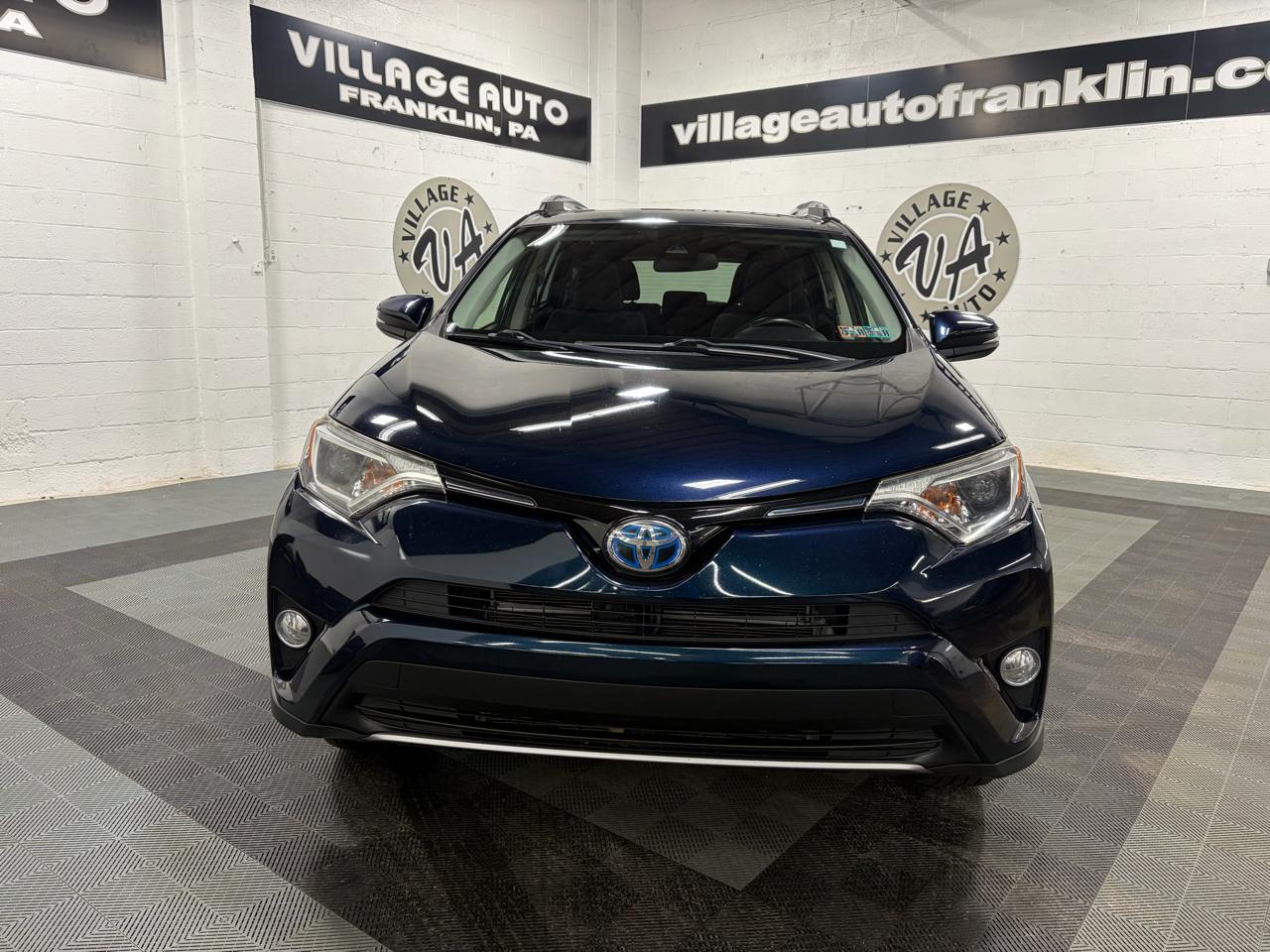 Toyota RAV4 Hybrid XLE 2017