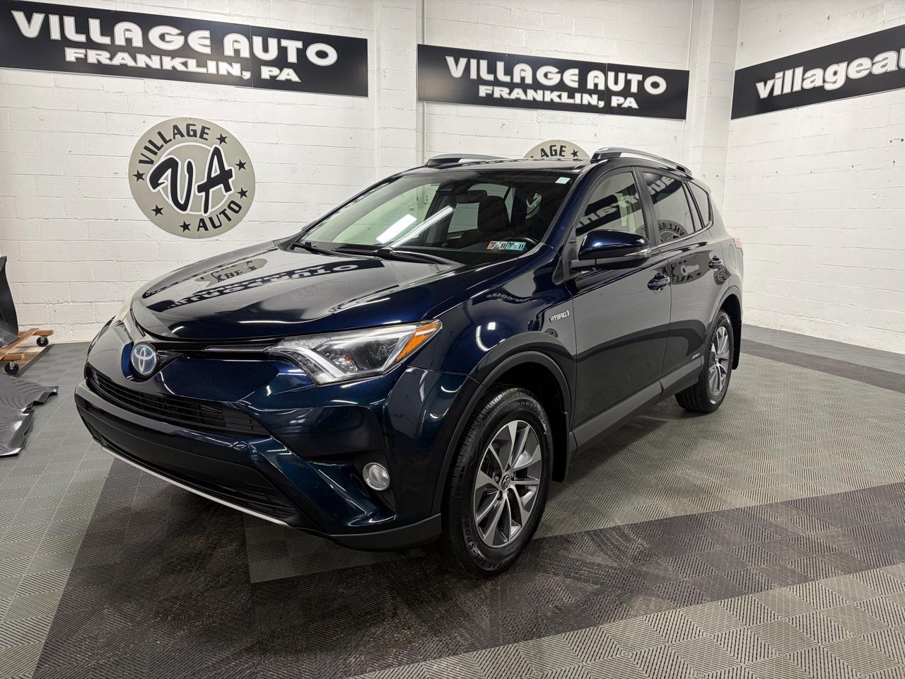 Toyota RAV4 Hybrid XLE 2017