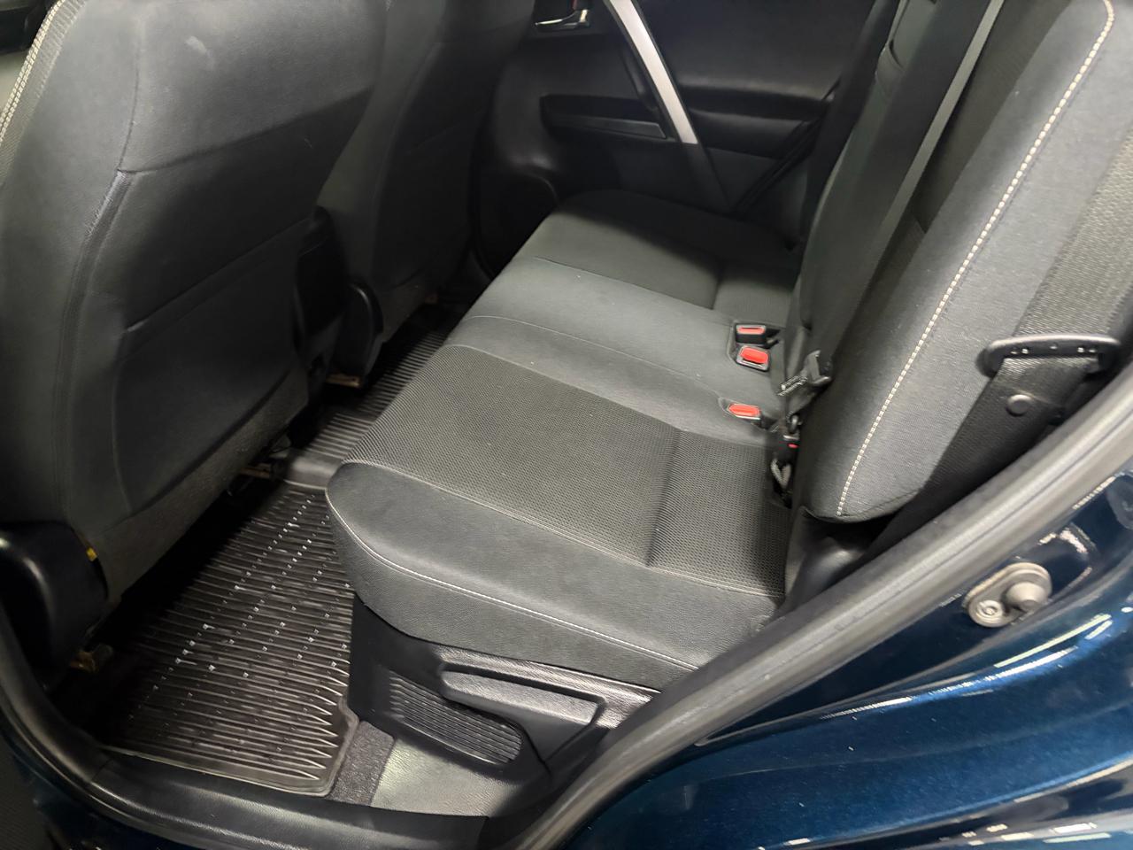 Toyota RAV4 Hybrid XLE 2017