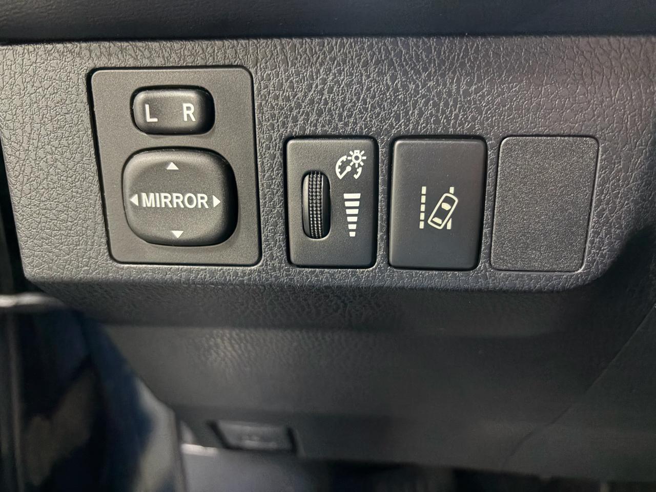 Toyota RAV4 Hybrid XLE 2017