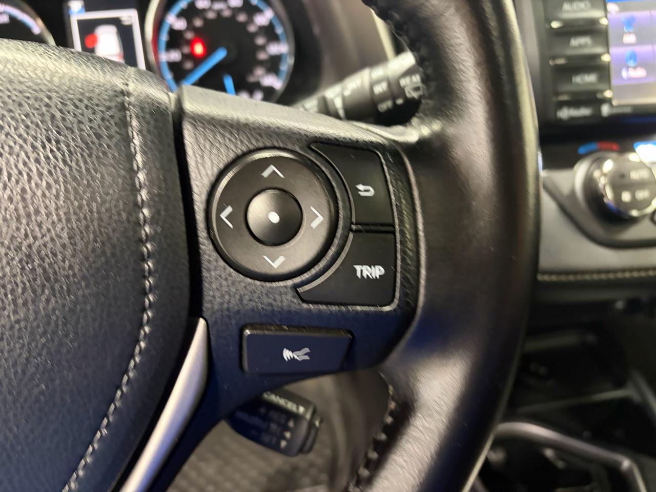 Toyota RAV4 Hybrid XLE 2017