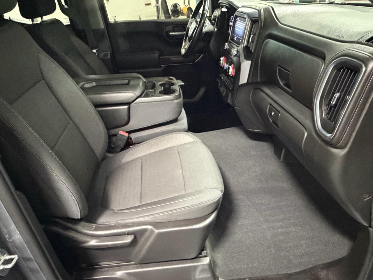 GMC Sierra 1500 4WD Double Cab 147" SLE 2020