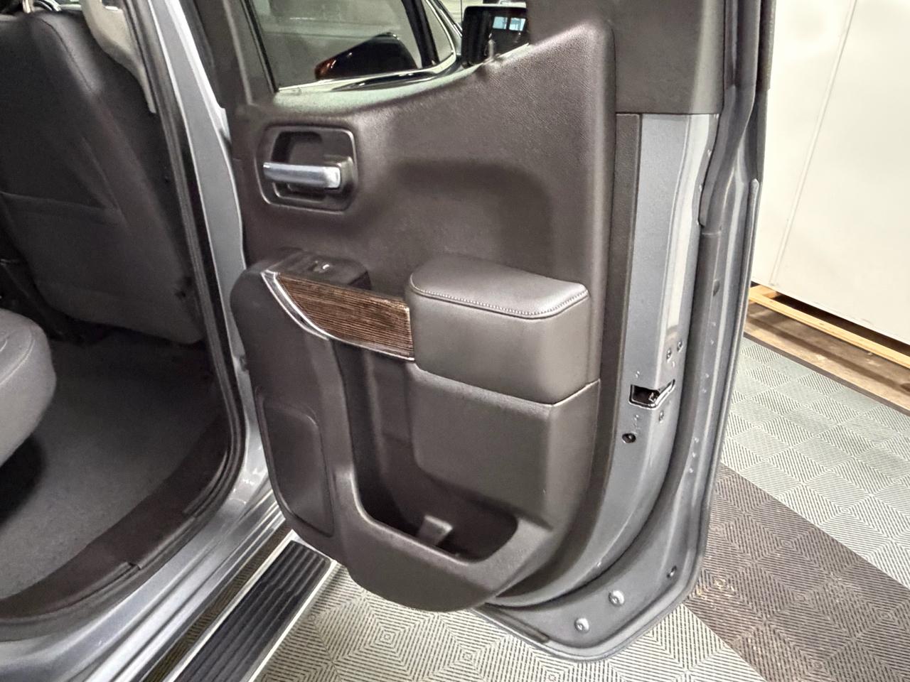 GMC Sierra 1500 4WD Double Cab 147" SLE 2020