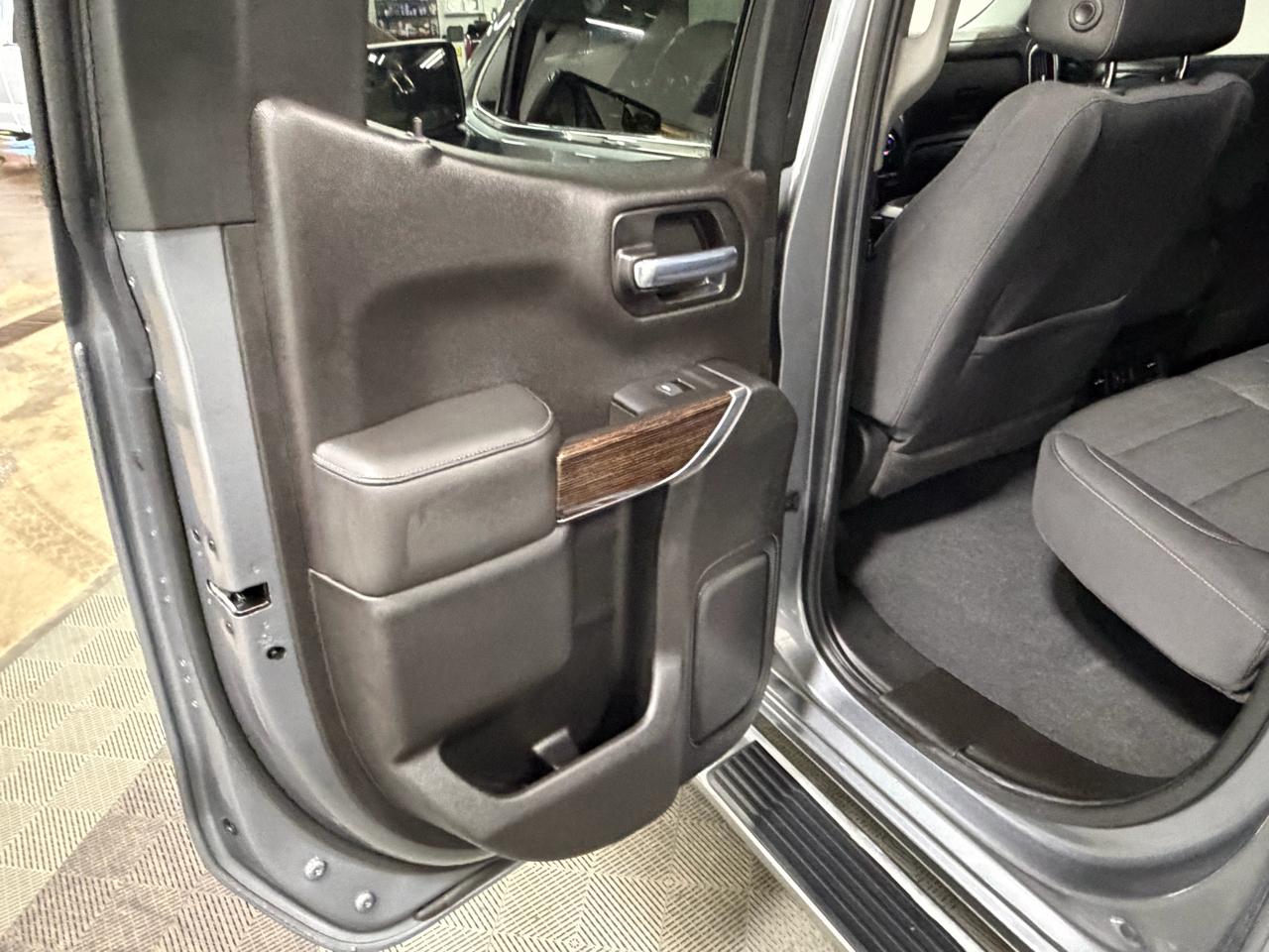 GMC Sierra 1500 4WD Double Cab 147" SLE 2020