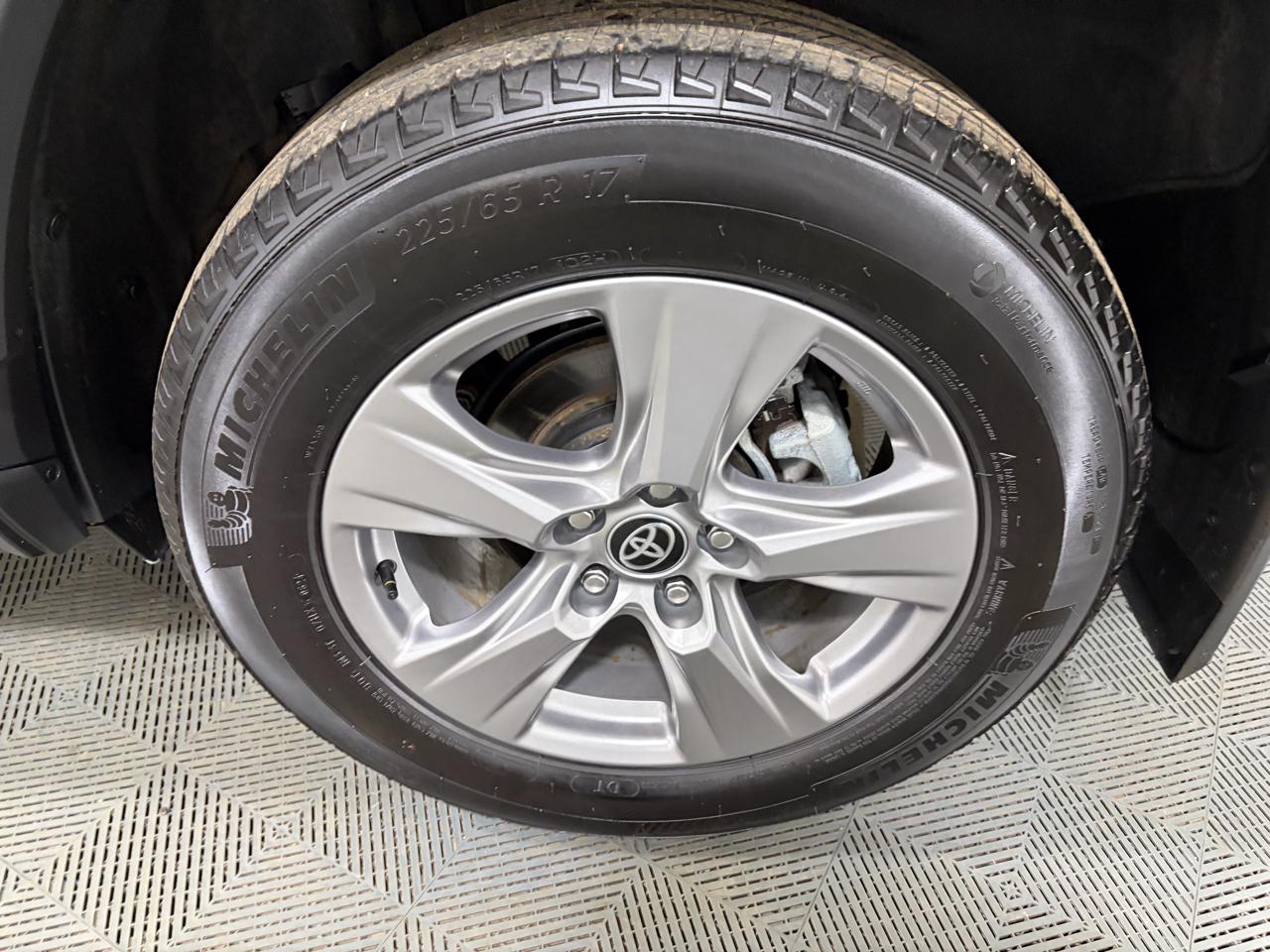 Toyota RAV4 XLE AWD 2024