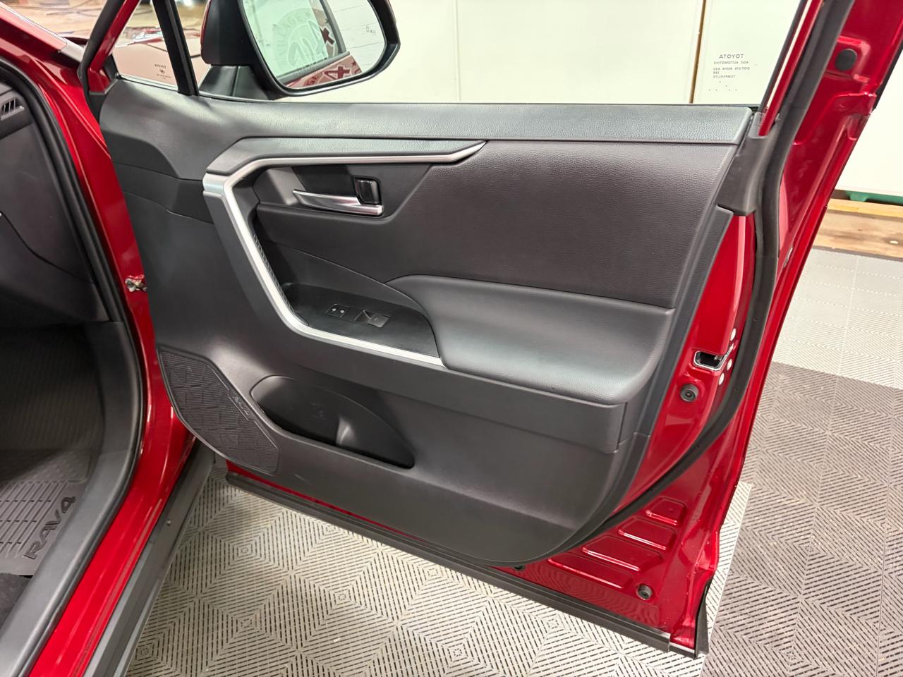 Toyota RAV4 XLE AWD 2024