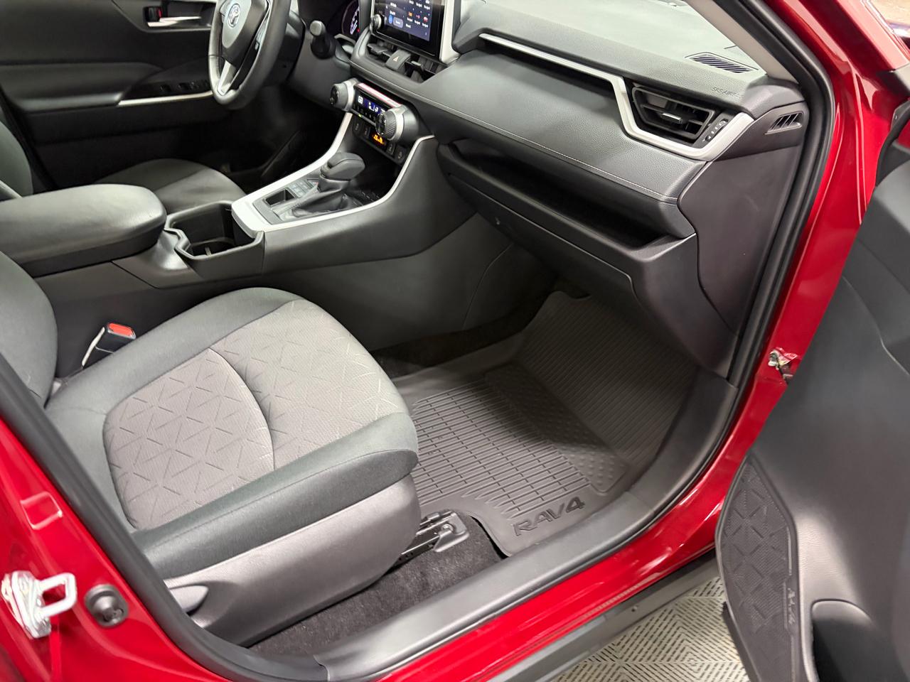 Toyota RAV4 XLE AWD 2024