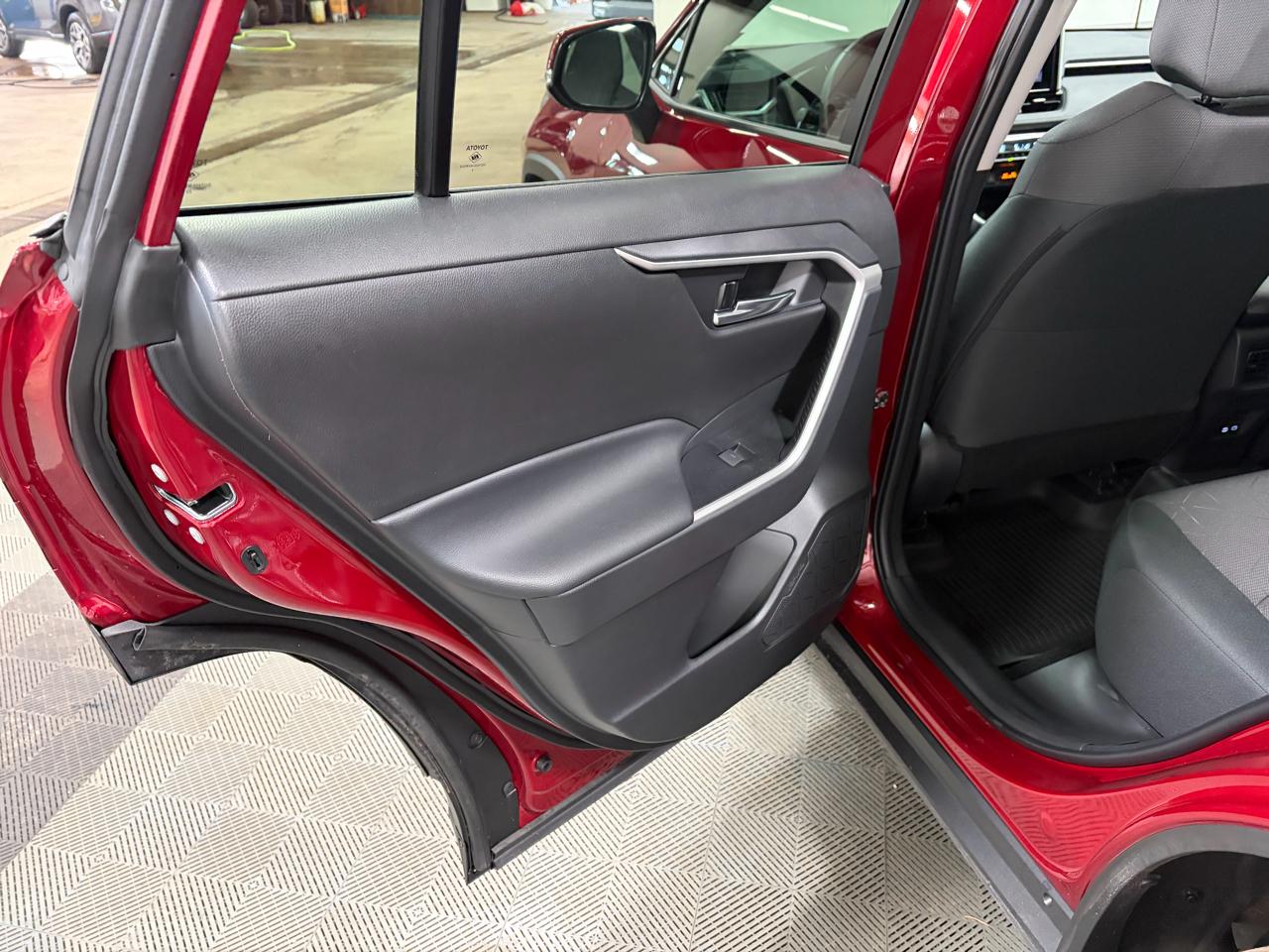 Toyota RAV4 XLE AWD 2024