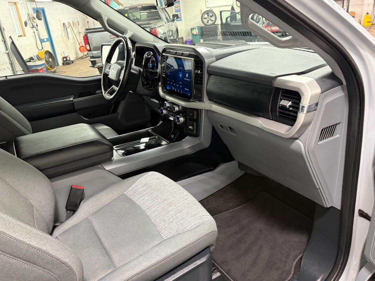 Ford F-150 4WD SuperCab 133" XLT 2022